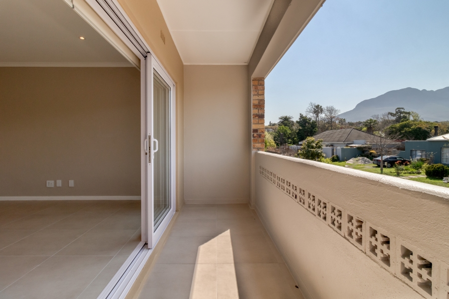 To Let 2 Bedroom Property for Rent in Lionviham Western Cape